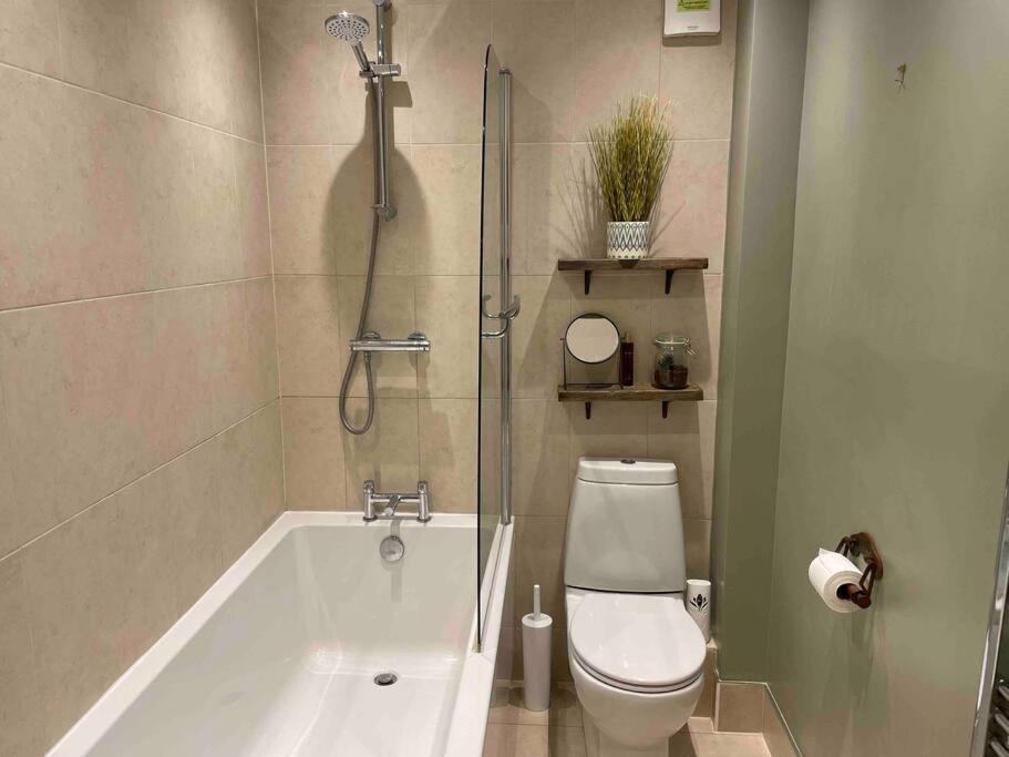 פולקסטון Stunning Apartment By The Leas, West End מראה חיצוני תמונה