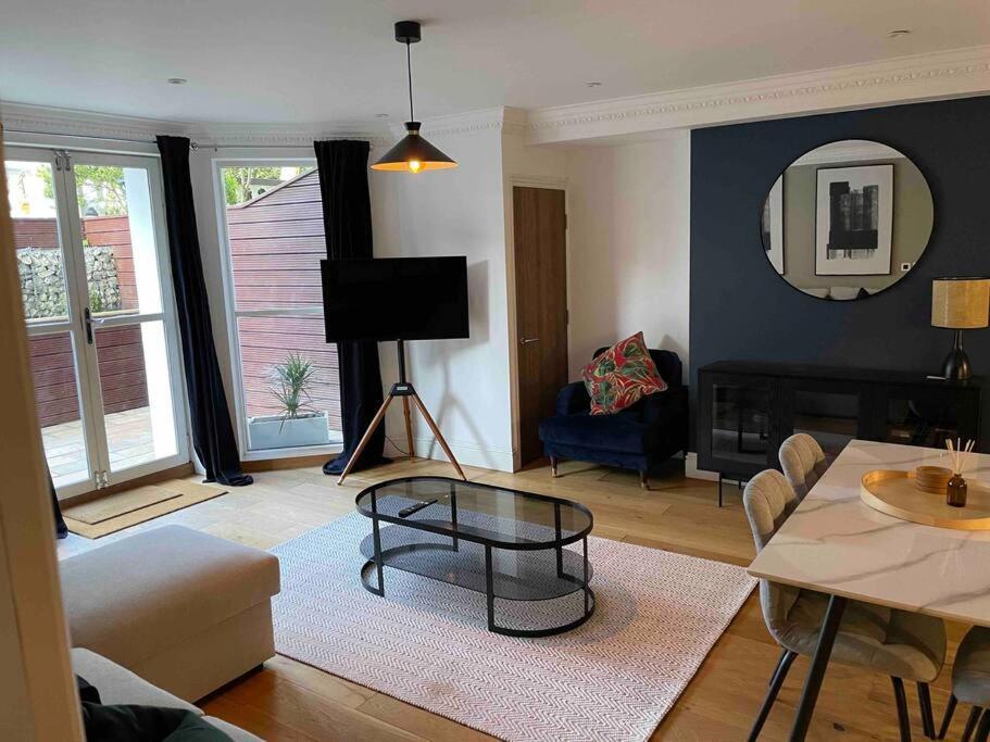 פולקסטון Stunning Apartment By The Leas, West End מראה חיצוני תמונה